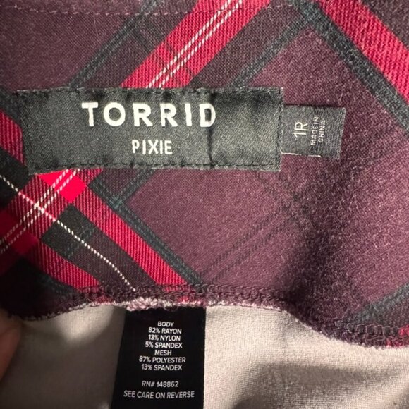 TORRID Pink & Black Plaid Ponte Stretch Pull-On Pixie Pant – PLUS SIZE - Picture 4 of 5